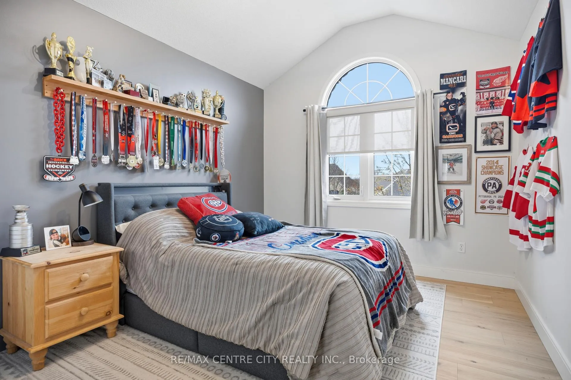 Photo 39 of 2114 Riverbend Road, London, South A — HOMEH