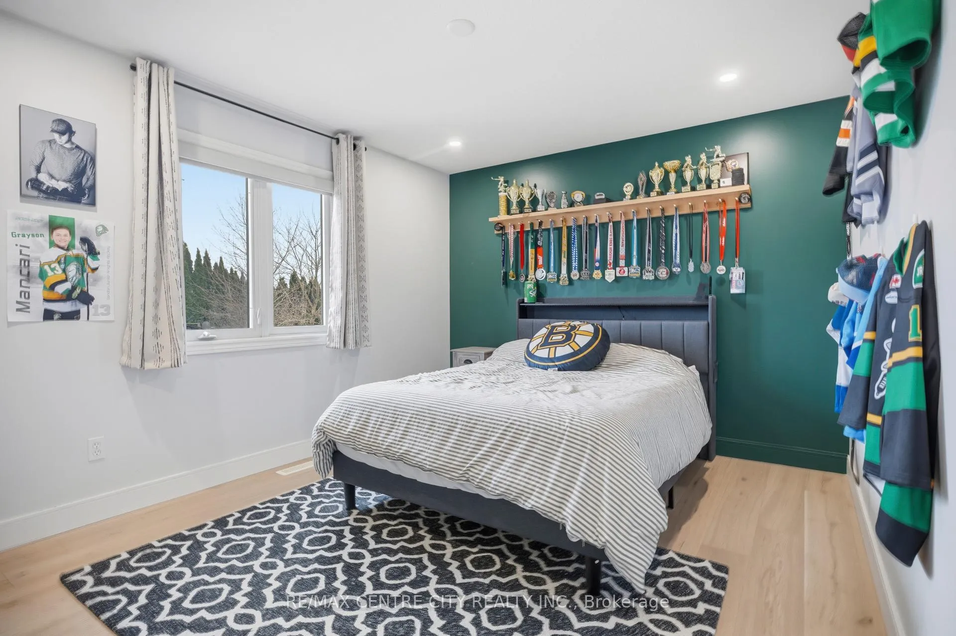 Photo 40 of 2114 Riverbend Road, London, South A — HOMEH