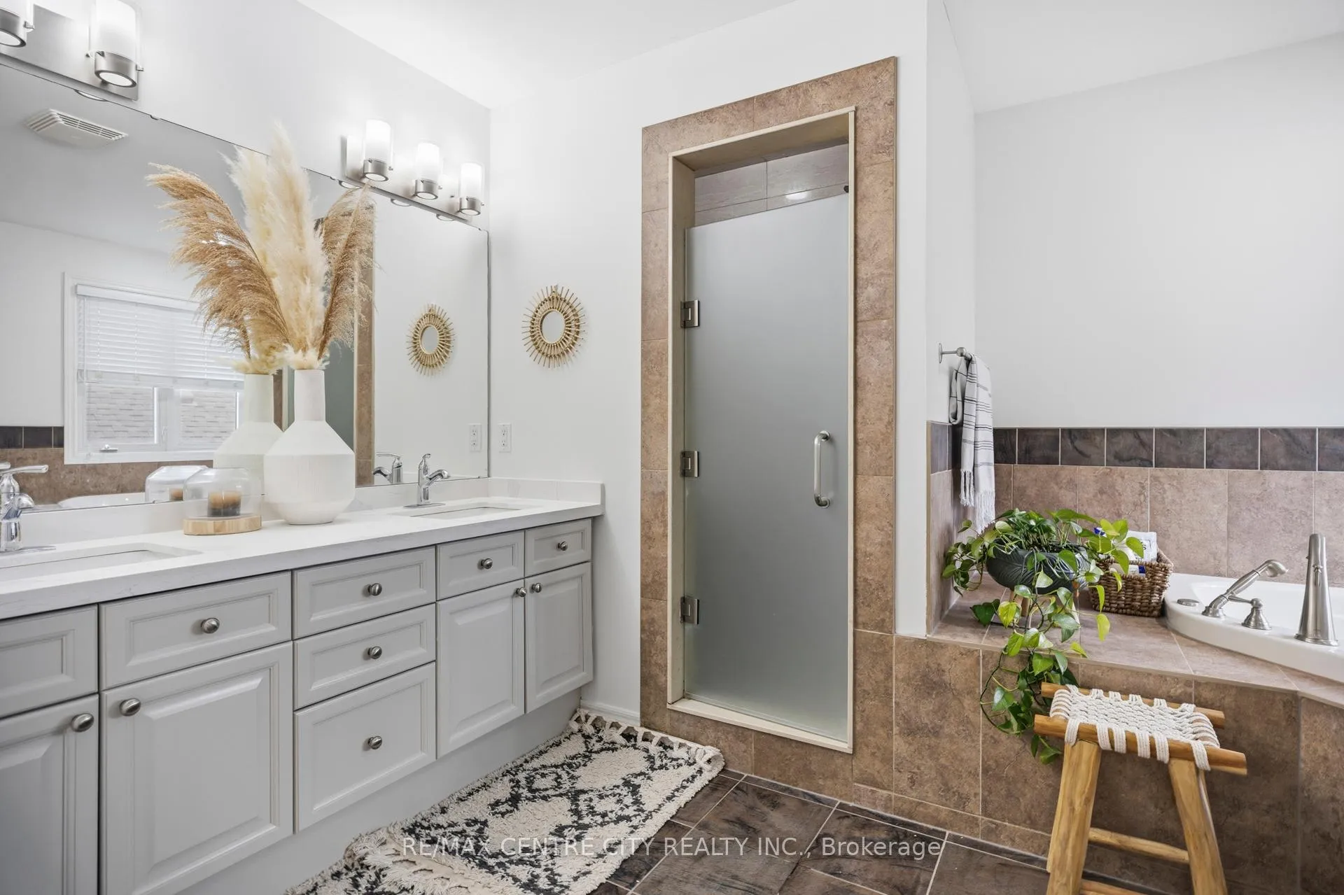 Photo 41 of 2114 Riverbend Road, London, South A — HOMEH