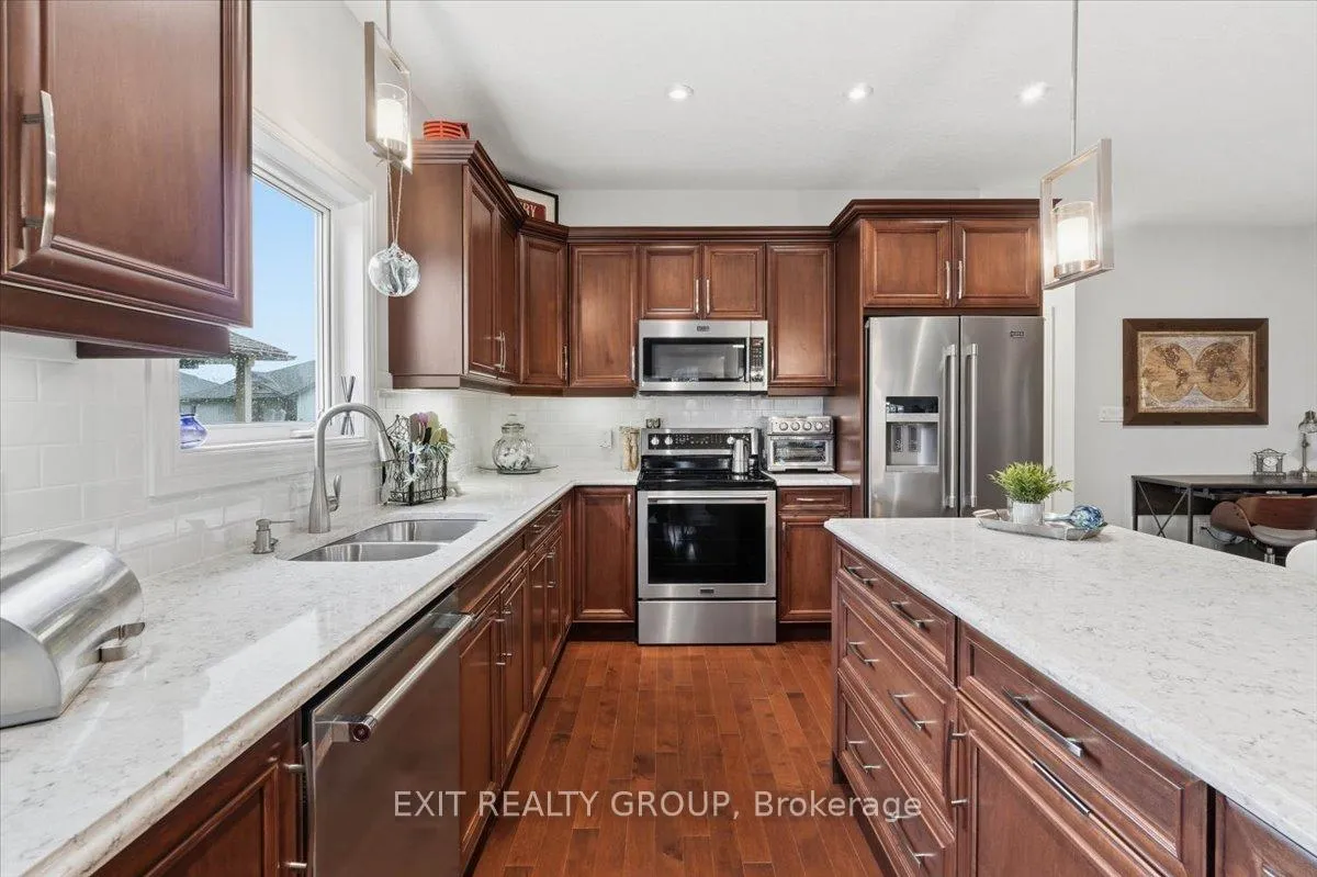 Photo 6 of 12 Dorchester Drive, Prince Edward County, Wellington Ward — HOMEH