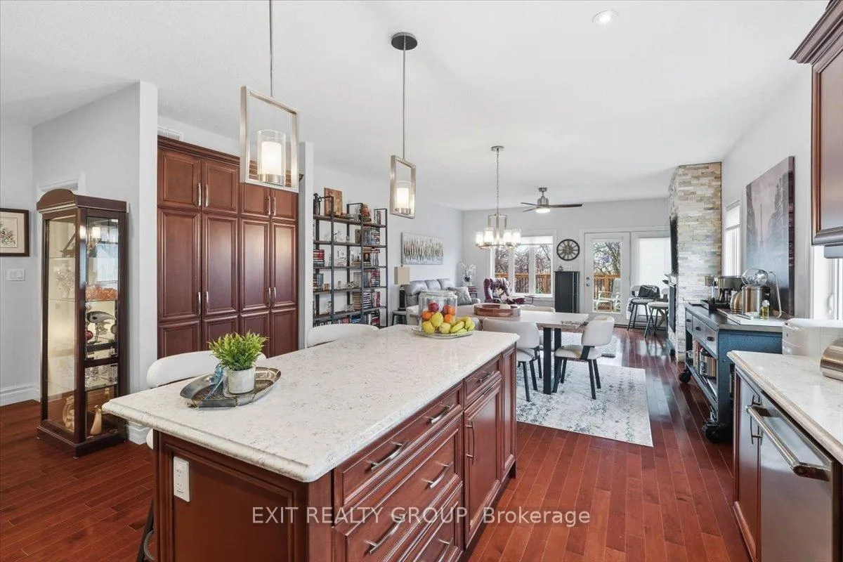 Photo 7 of 12 Dorchester Drive, Prince Edward County, Wellington Ward — HOMEH