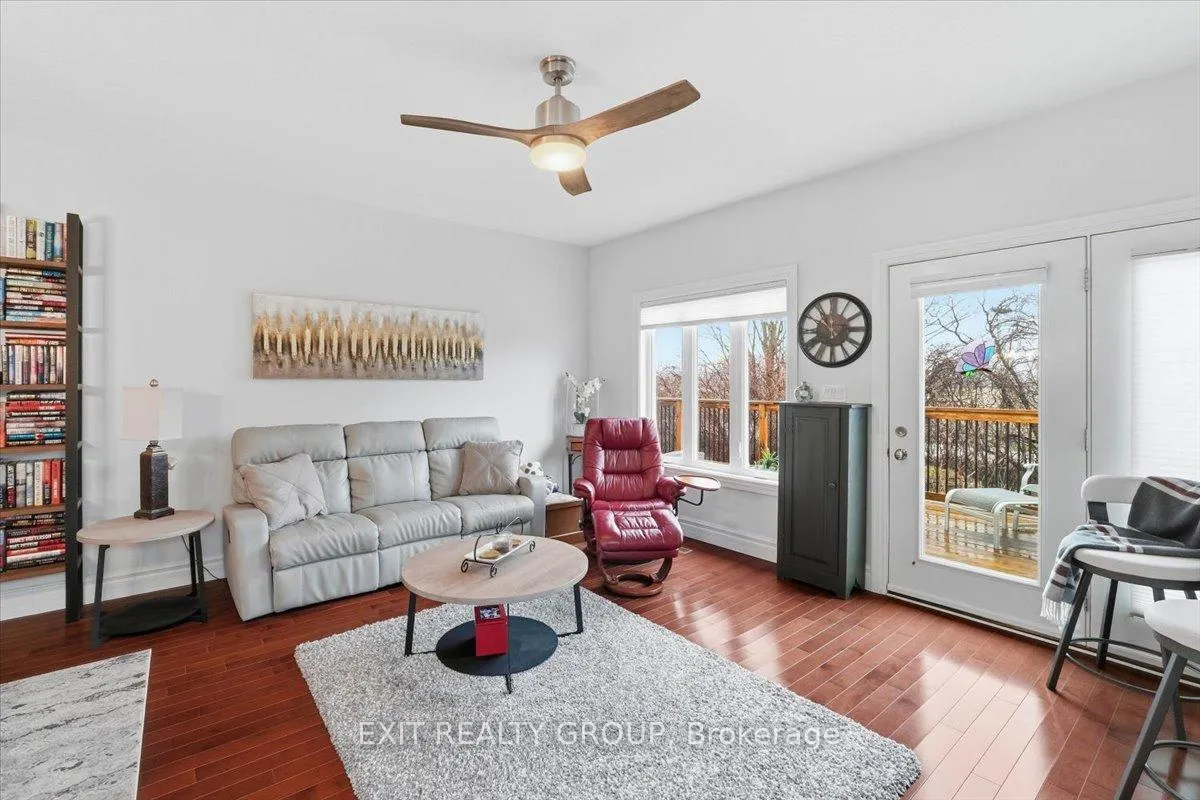 Photo 11 of 12 Dorchester Drive, Prince Edward County, Wellington Ward — HOMEH