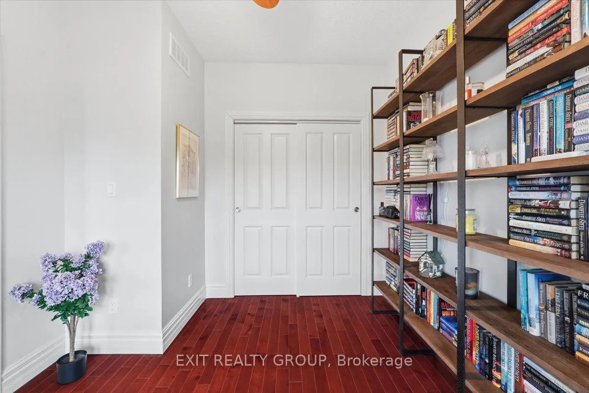 Photo 14 of 12 Dorchester Drive, Prince Edward County, Wellington Ward — HOMEH