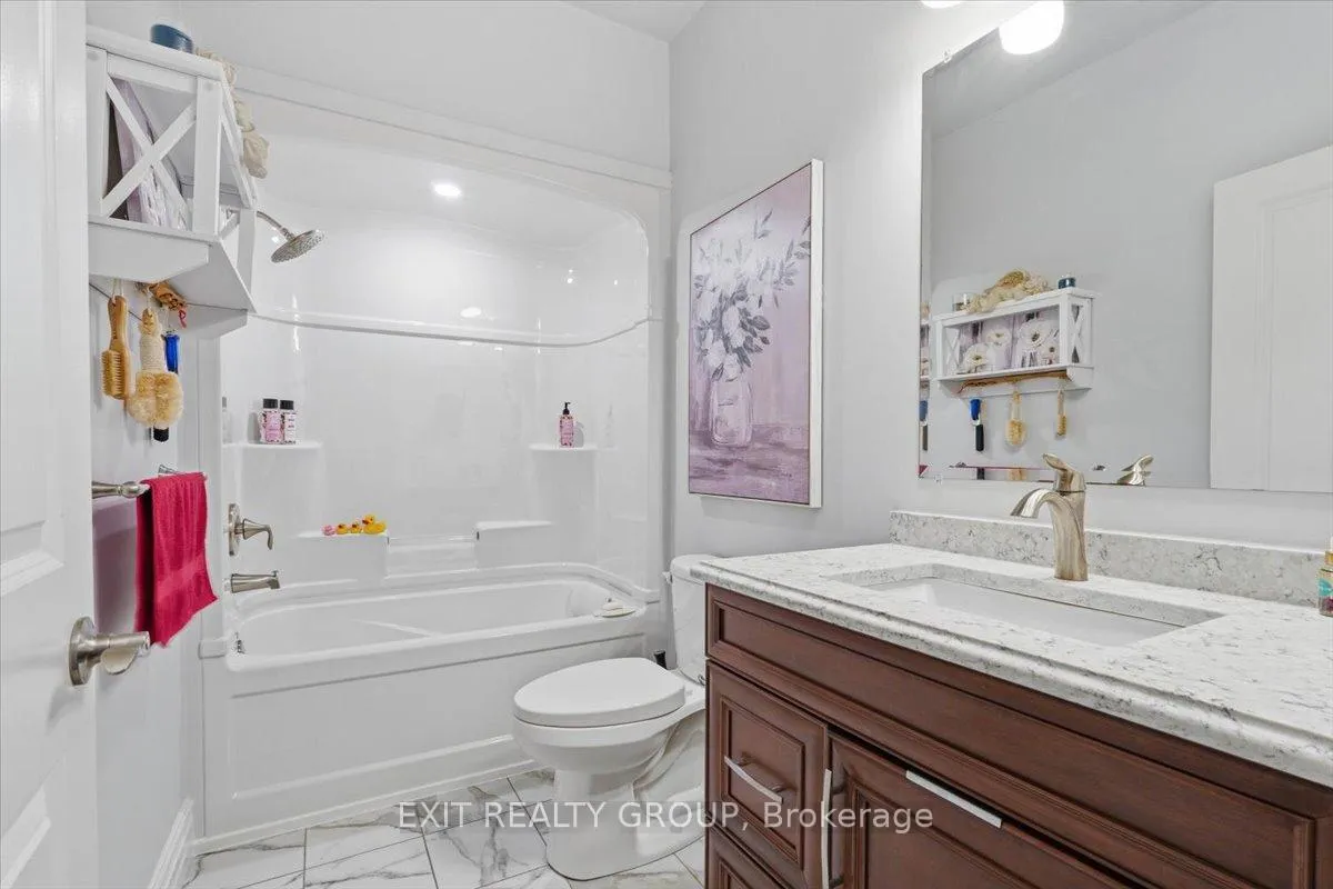 Photo 16 of 12 Dorchester Drive, Prince Edward County, Wellington Ward — HOMEH
