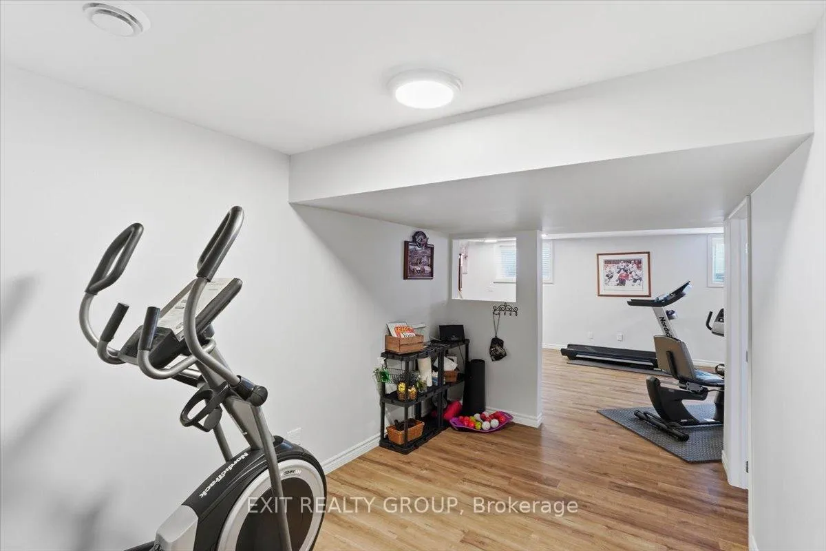 Photo 26 of 12 Dorchester Drive, Prince Edward County, Wellington Ward — HOMEH