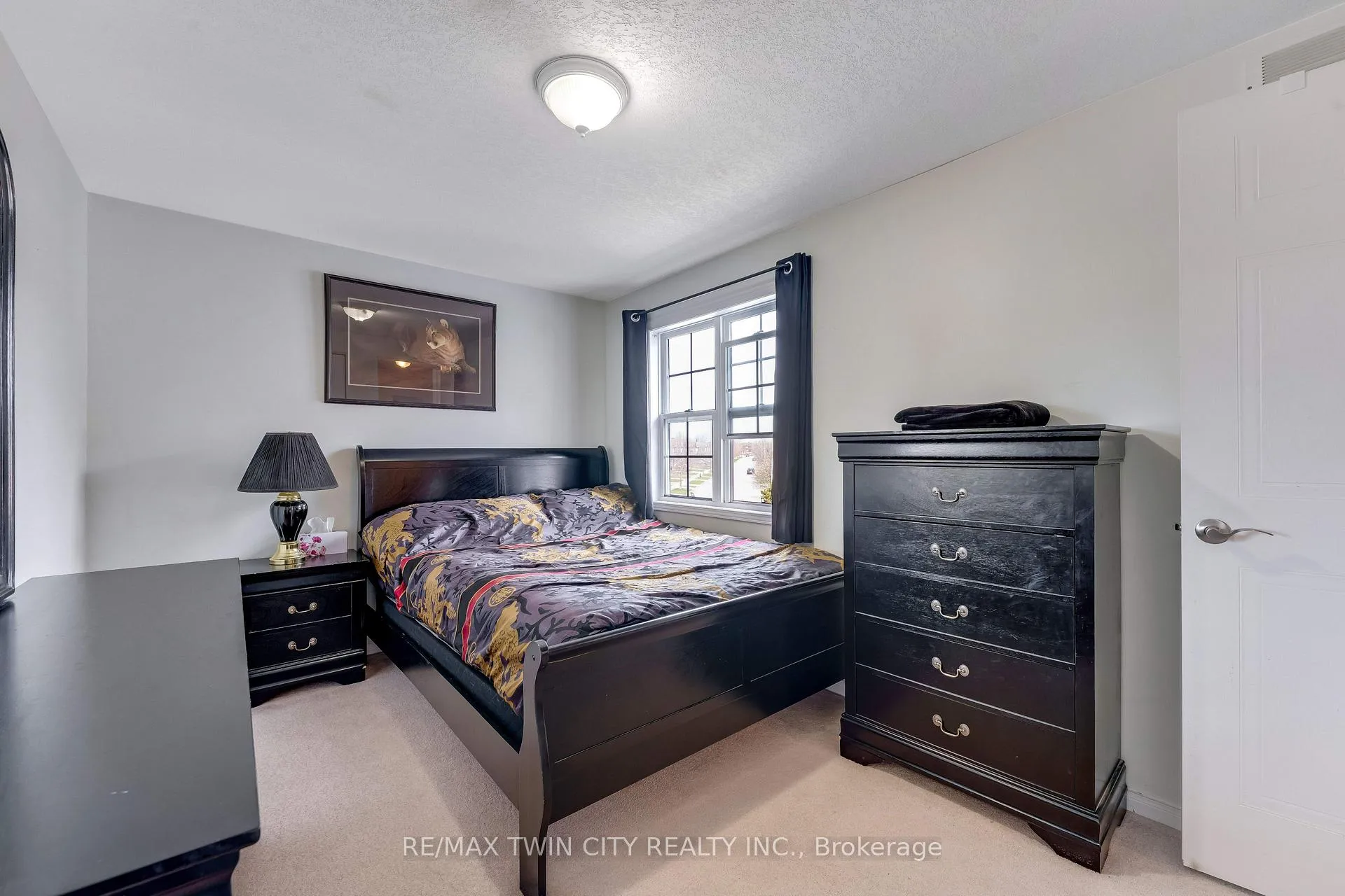 Photo 22 of 550 Dansbury Drive, Waterloo — HOMEH