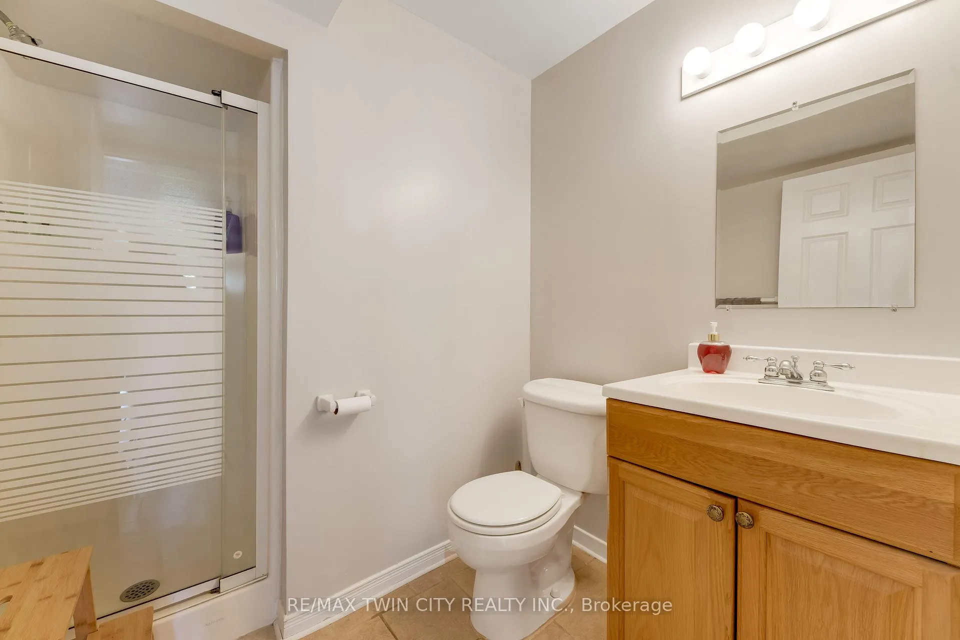 Photo 28 of 550 Dansbury Drive, Waterloo — HOMEH