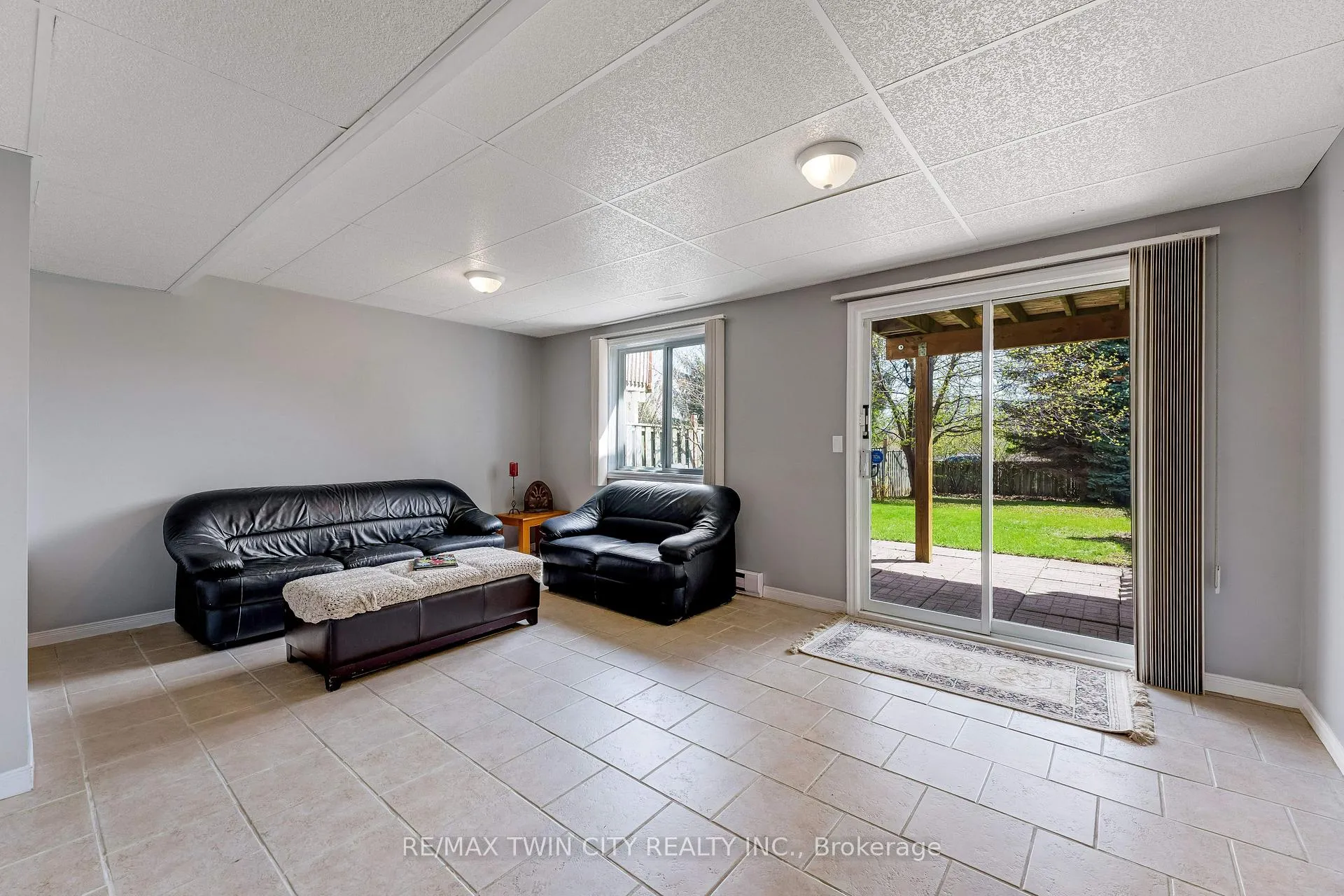 Photo 32 of 550 Dansbury Drive, Waterloo — HOMEH