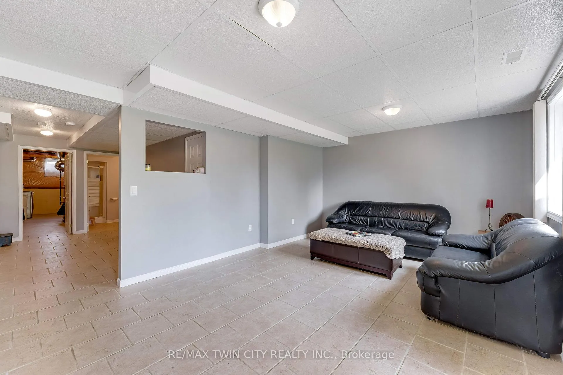 Photo 33 of 550 Dansbury Drive, Waterloo — HOMEH