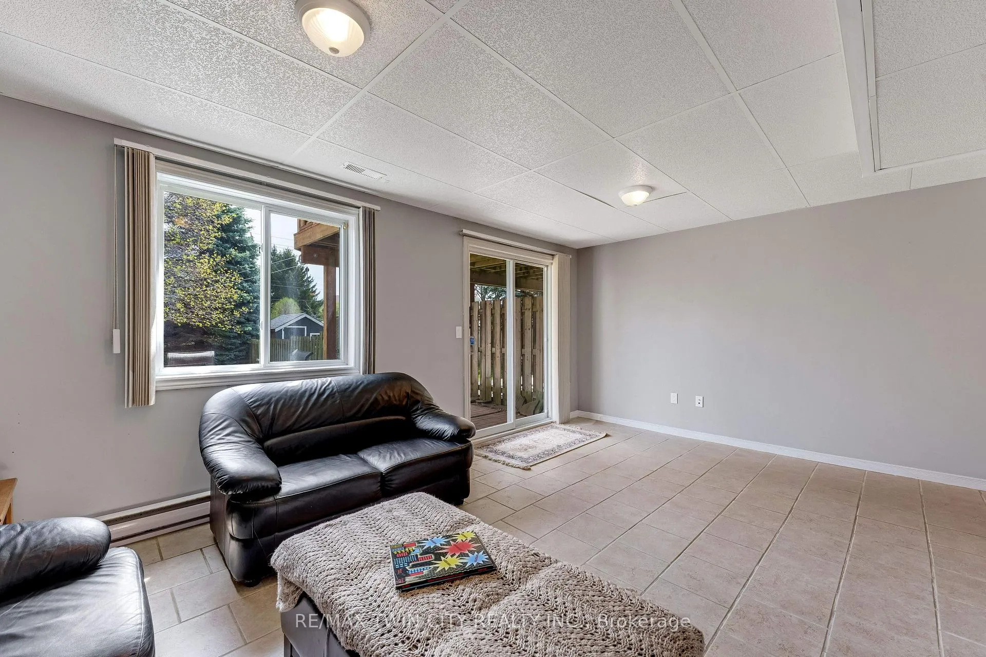 Photo 34 of 550 Dansbury Drive, Waterloo — HOMEH