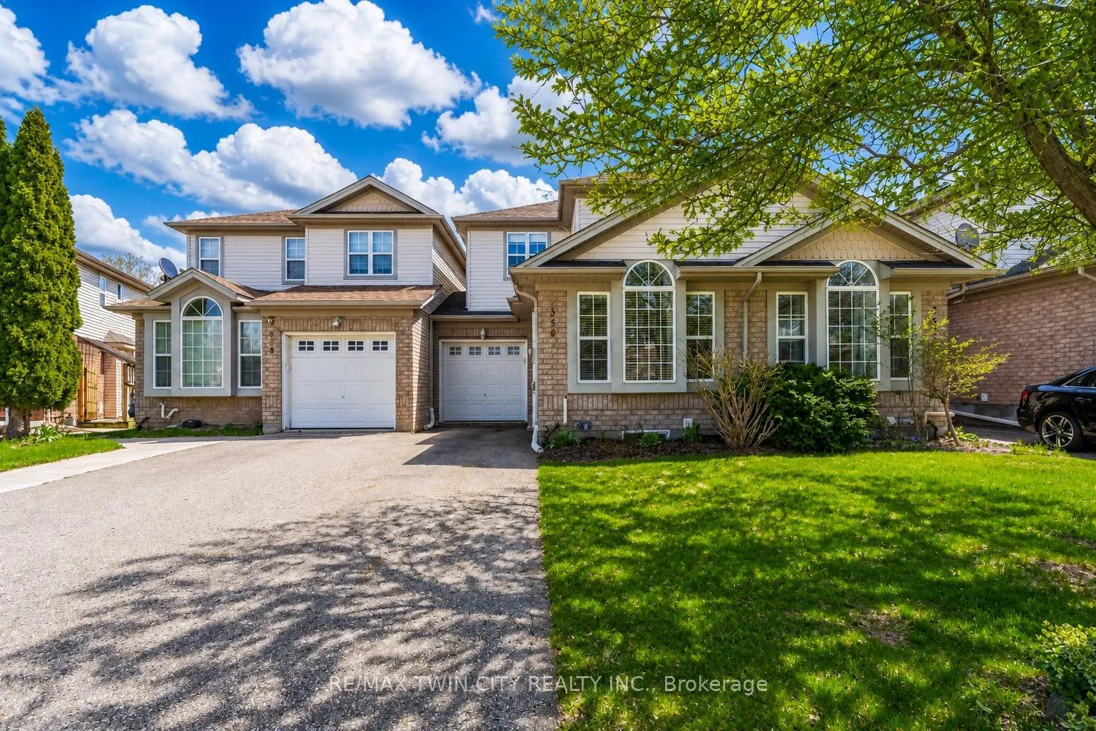 Photo 40 of 550 Dansbury Drive, Waterloo — HOMEH