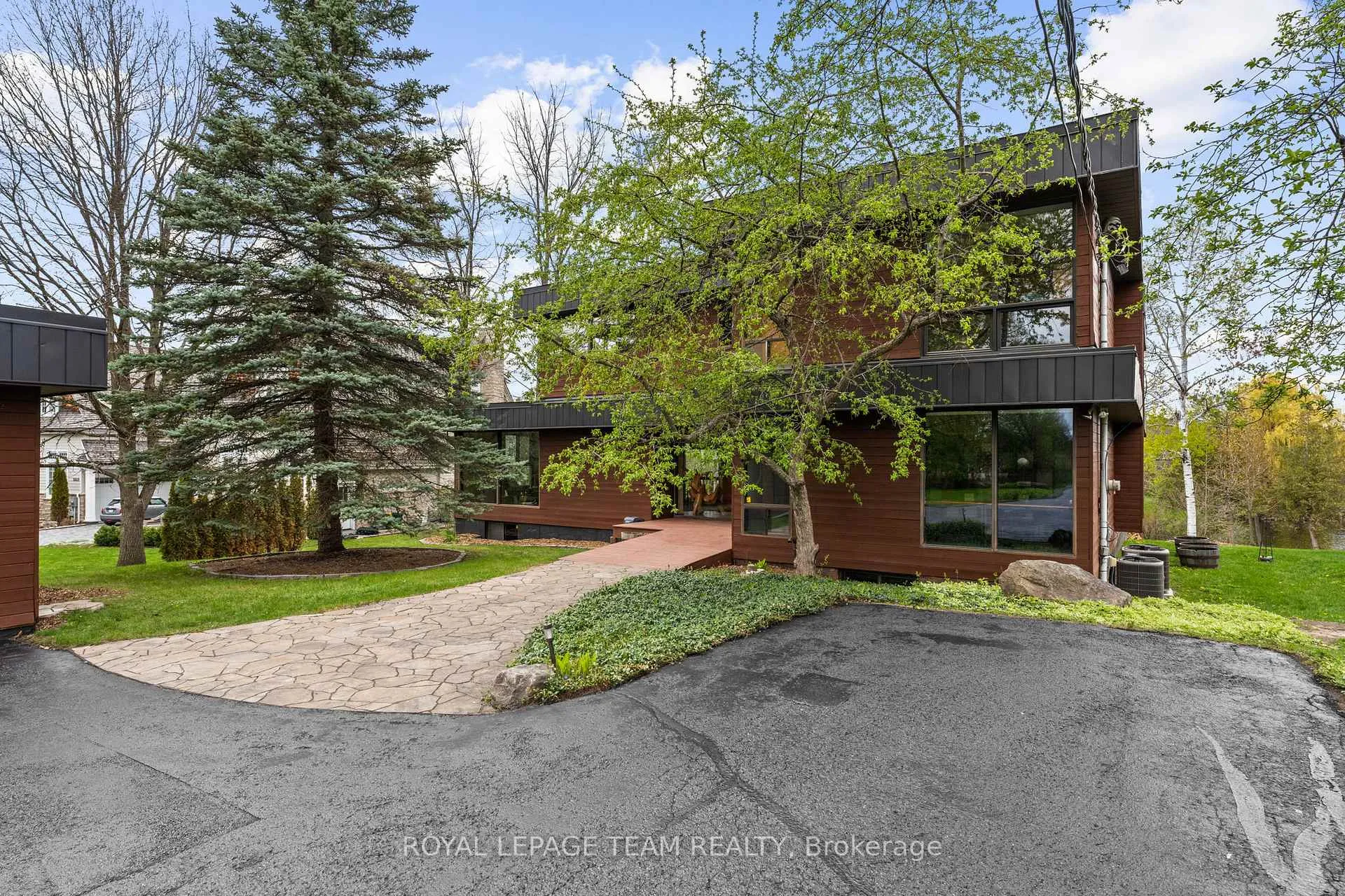 Photo 3 of 5657 Manotick Main Street, Ottawa, Manotick South to Roger Stevens — HOMEH