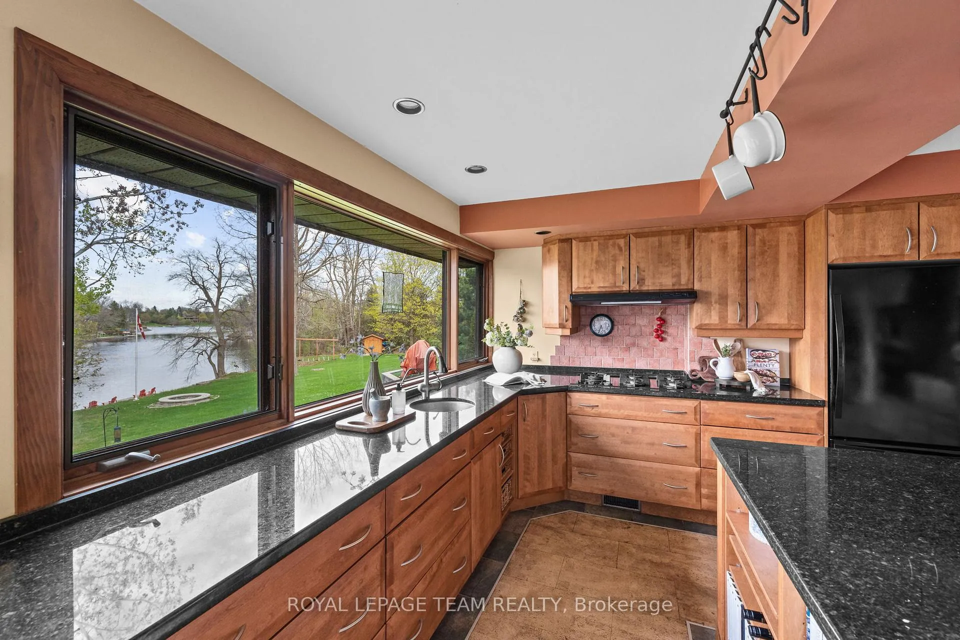 Photo 14 of 5657 Manotick Main Street, Ottawa, Manotick South to Roger Stevens — HOMEH