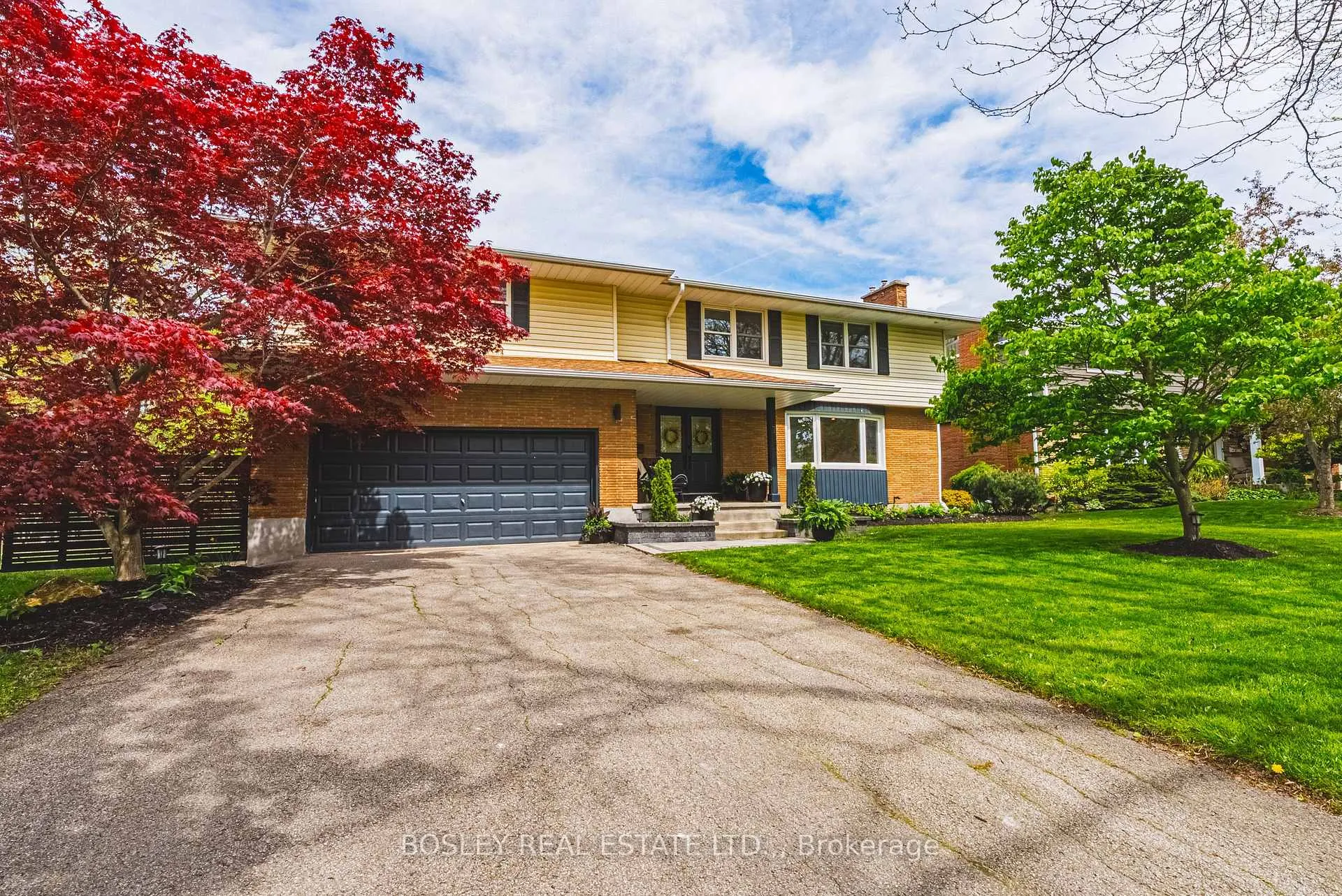 Photo 2 of 7 Rusholme Crescent, St. Catharines, Glendale/Glenridge — HOMEH