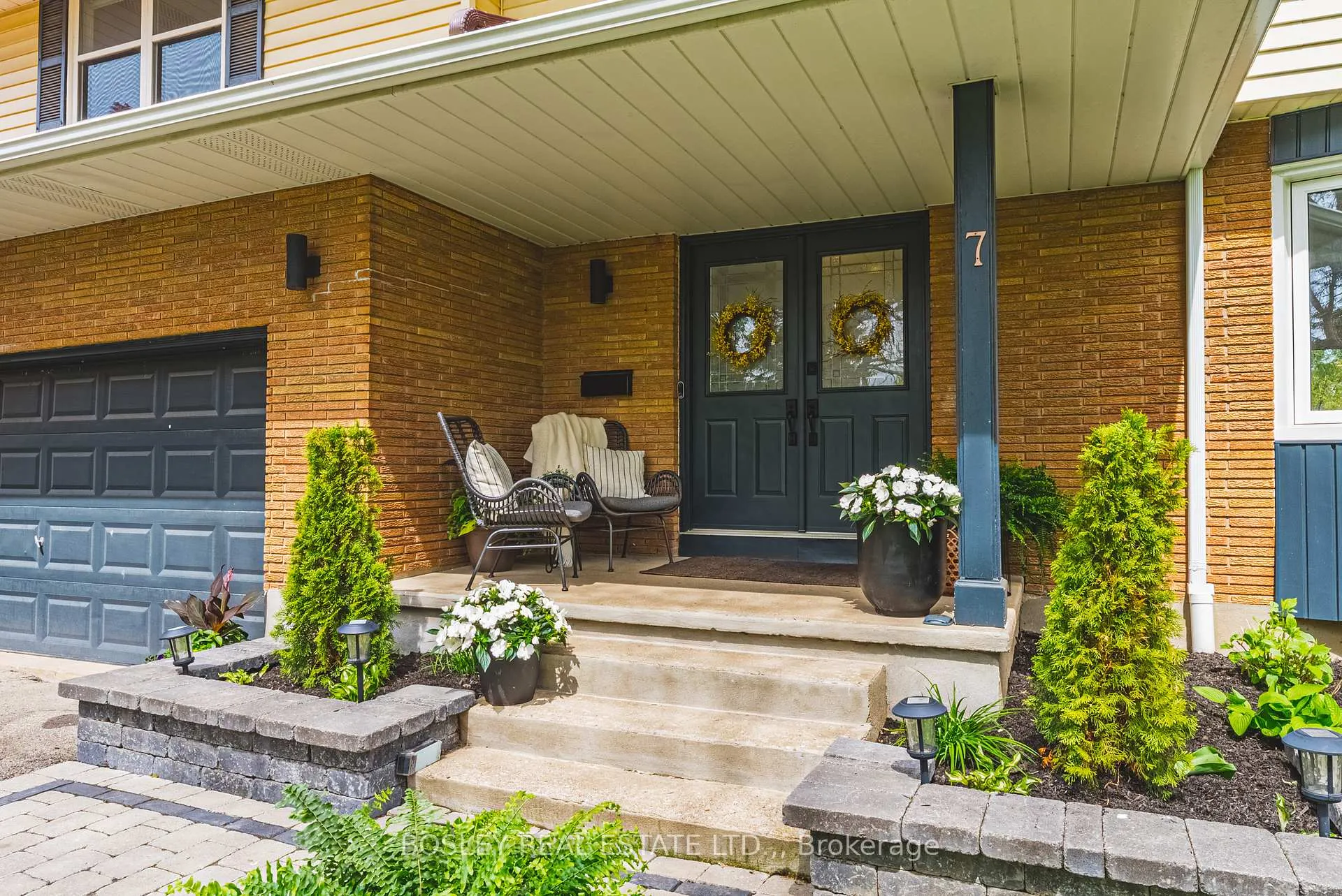Photo 3 of 7 Rusholme Crescent, St. Catharines, Glendale/Glenridge — HOMEH