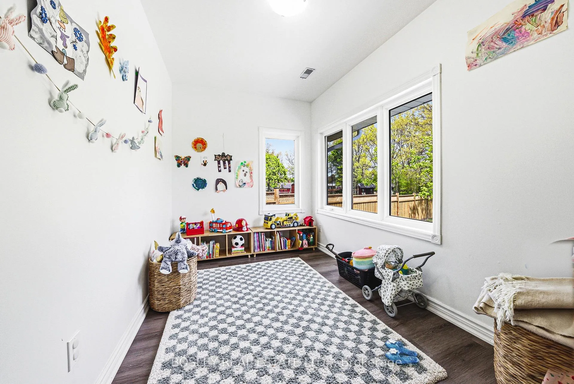 Photo 13 of 7 Rusholme Crescent, St. Catharines, Glendale/Glenridge — HOMEH