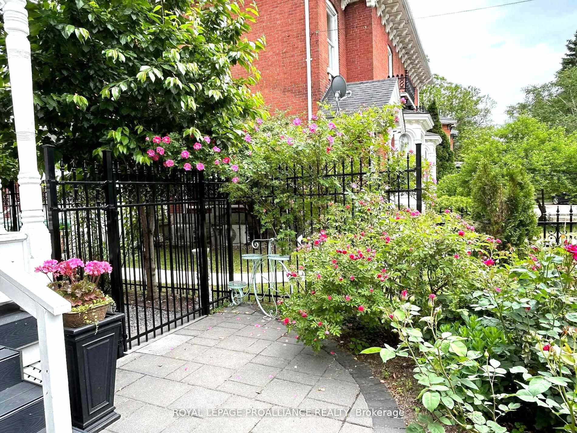 Photo 2 of 219 Charles Street, Belleville, Belleville Ward — HOMEH