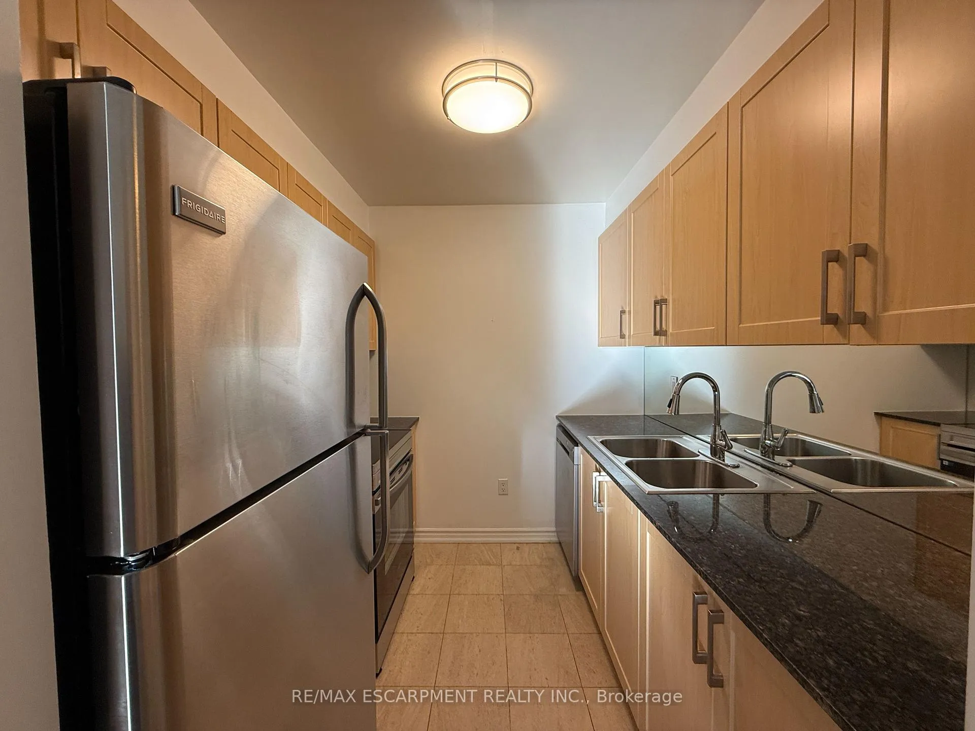 Photo 10 of Unit 709, 801 Bay Street, Toronto, Bay Street Corridor — HOMEH