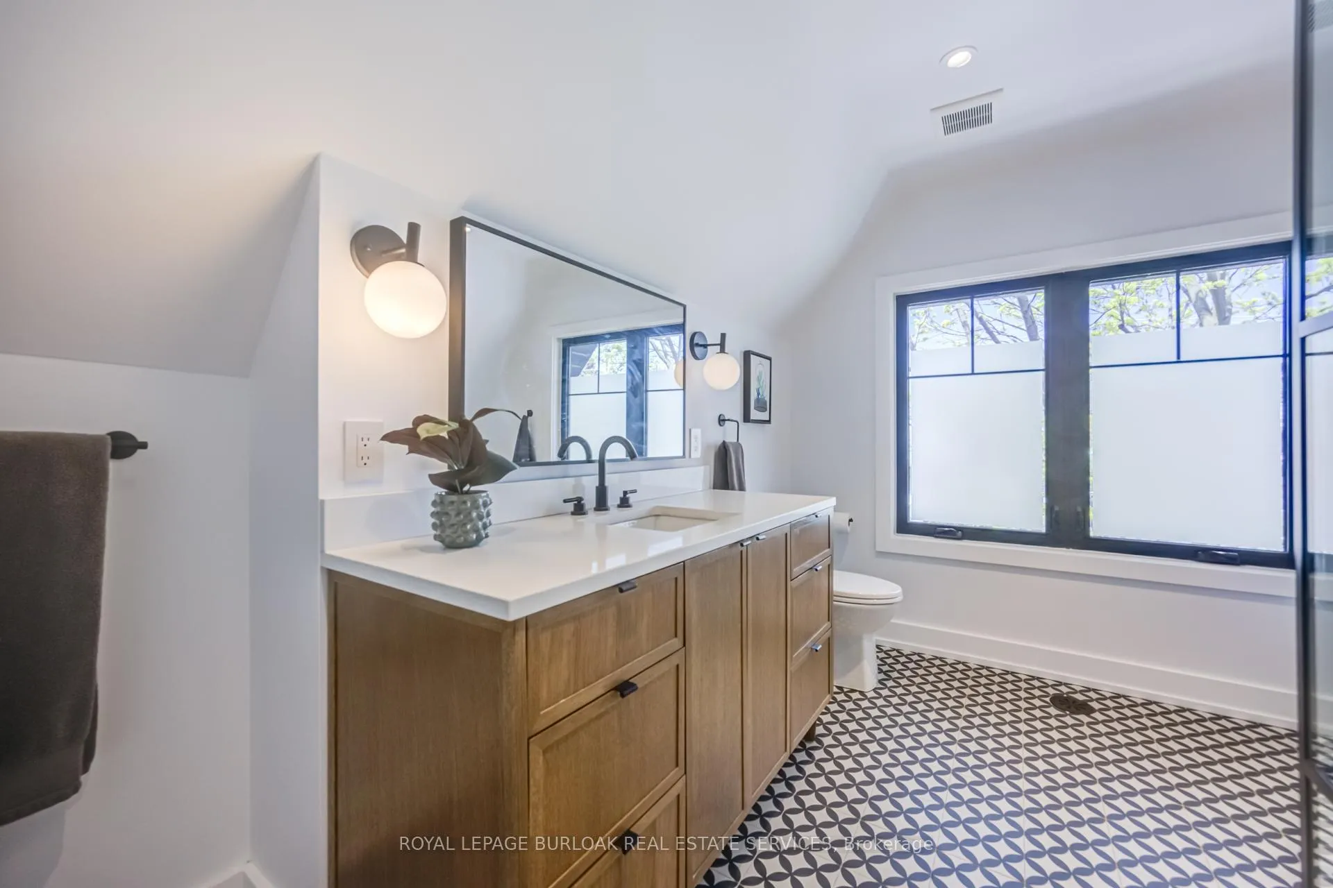 Photo 32 of 103 Harcourt Avenue, Toronto, Blake-Jones — HOMEH