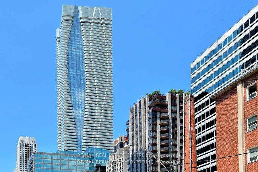 Front of Unit 5107, 1 Bloor Street
