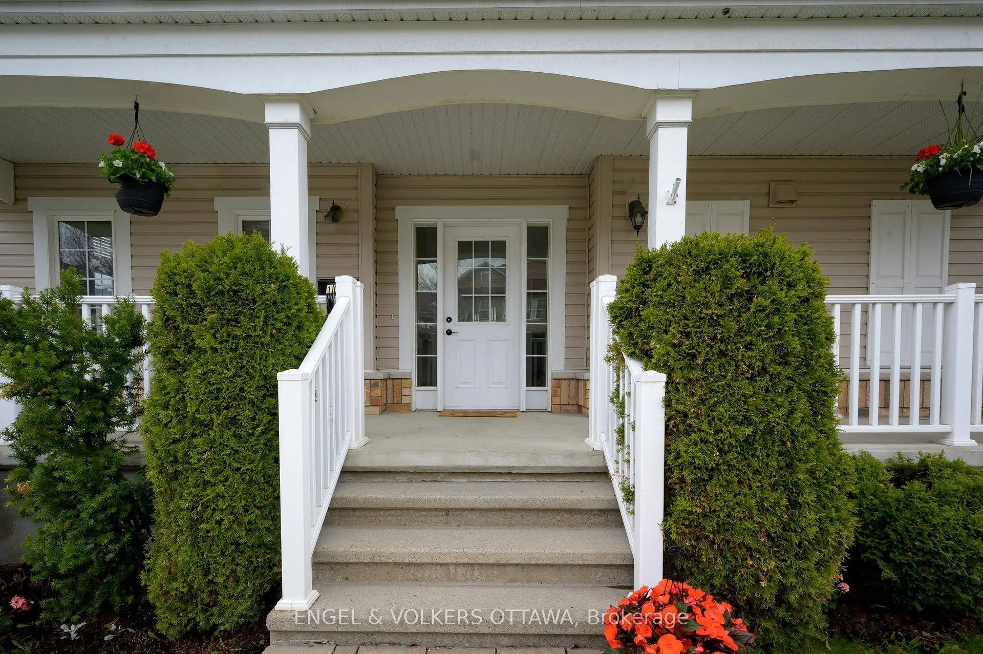 Photo 3 of 106 Forest Water Way, Ottawa, Barrhaven - Half Moon Bay — HOMEH