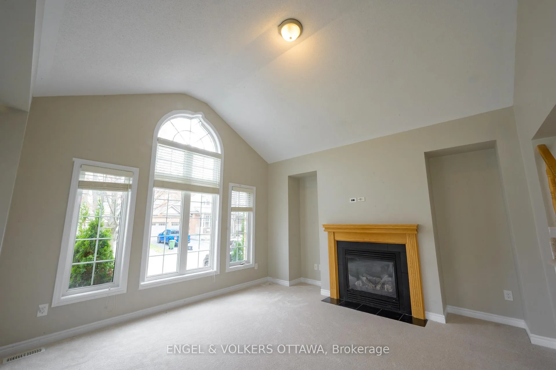 Photo 5 of 106 Forest Water Way, Ottawa, Barrhaven - Half Moon Bay — HOMEH