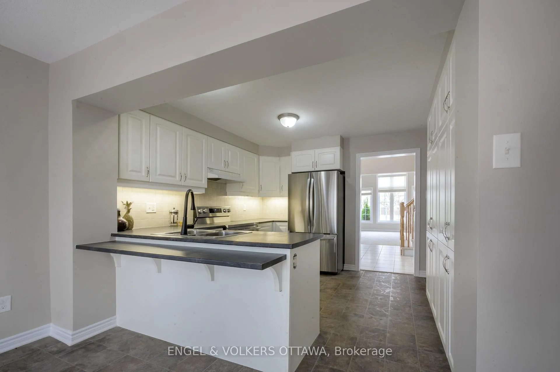 Photo 9 of 106 Forest Water Way, Ottawa, Barrhaven - Half Moon Bay — HOMEH