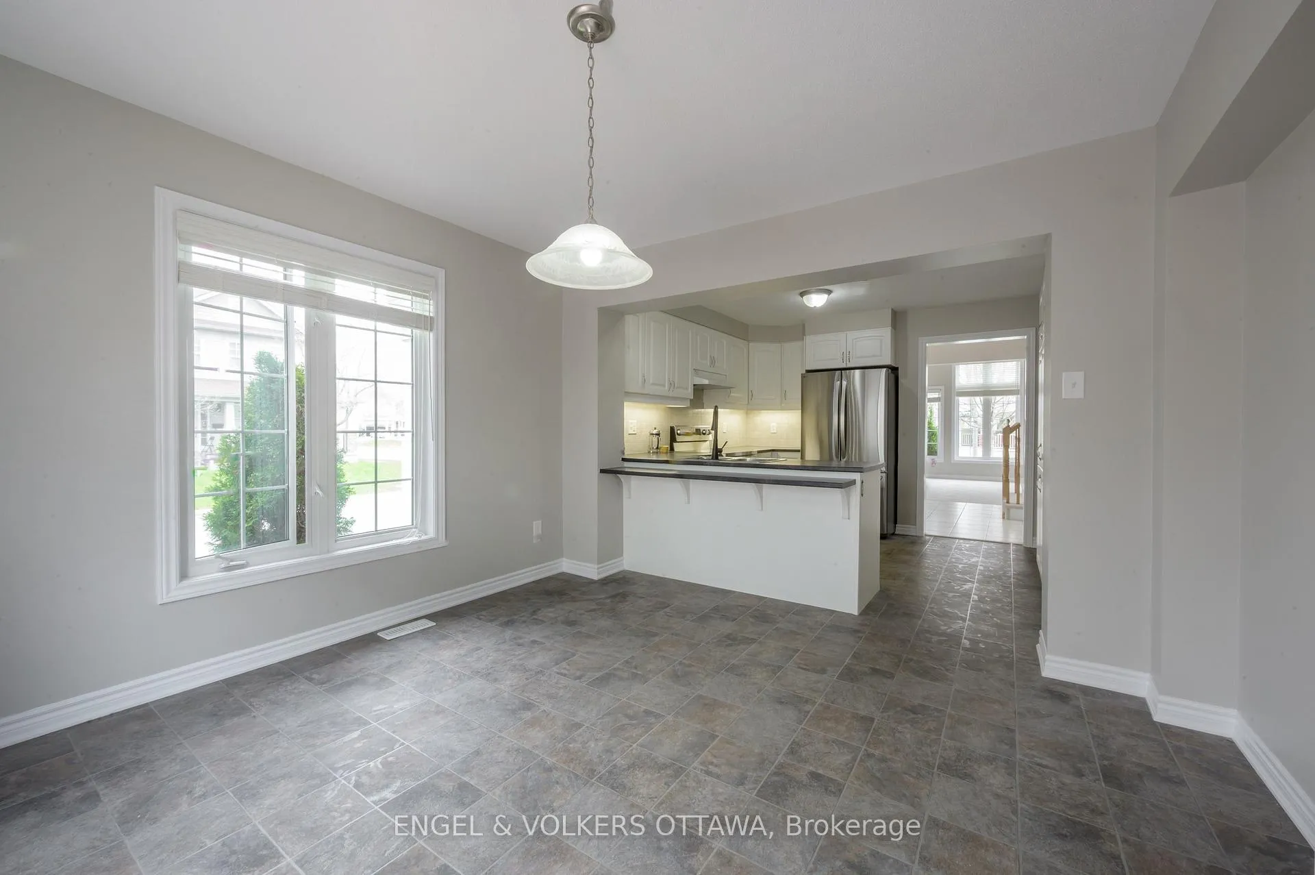 Photo 11 of 106 Forest Water Way, Ottawa, Barrhaven - Half Moon Bay — HOMEH
