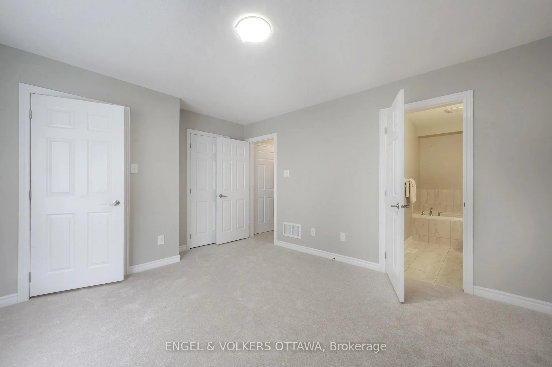 Photo 16 of 106 Forest Water Way, Ottawa, Barrhaven - Half Moon Bay — HOMEH