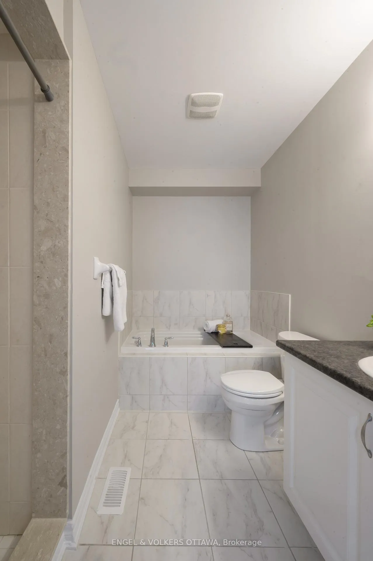 Photo 19 of 106 Forest Water Way, Ottawa, Barrhaven - Half Moon Bay — HOMEH