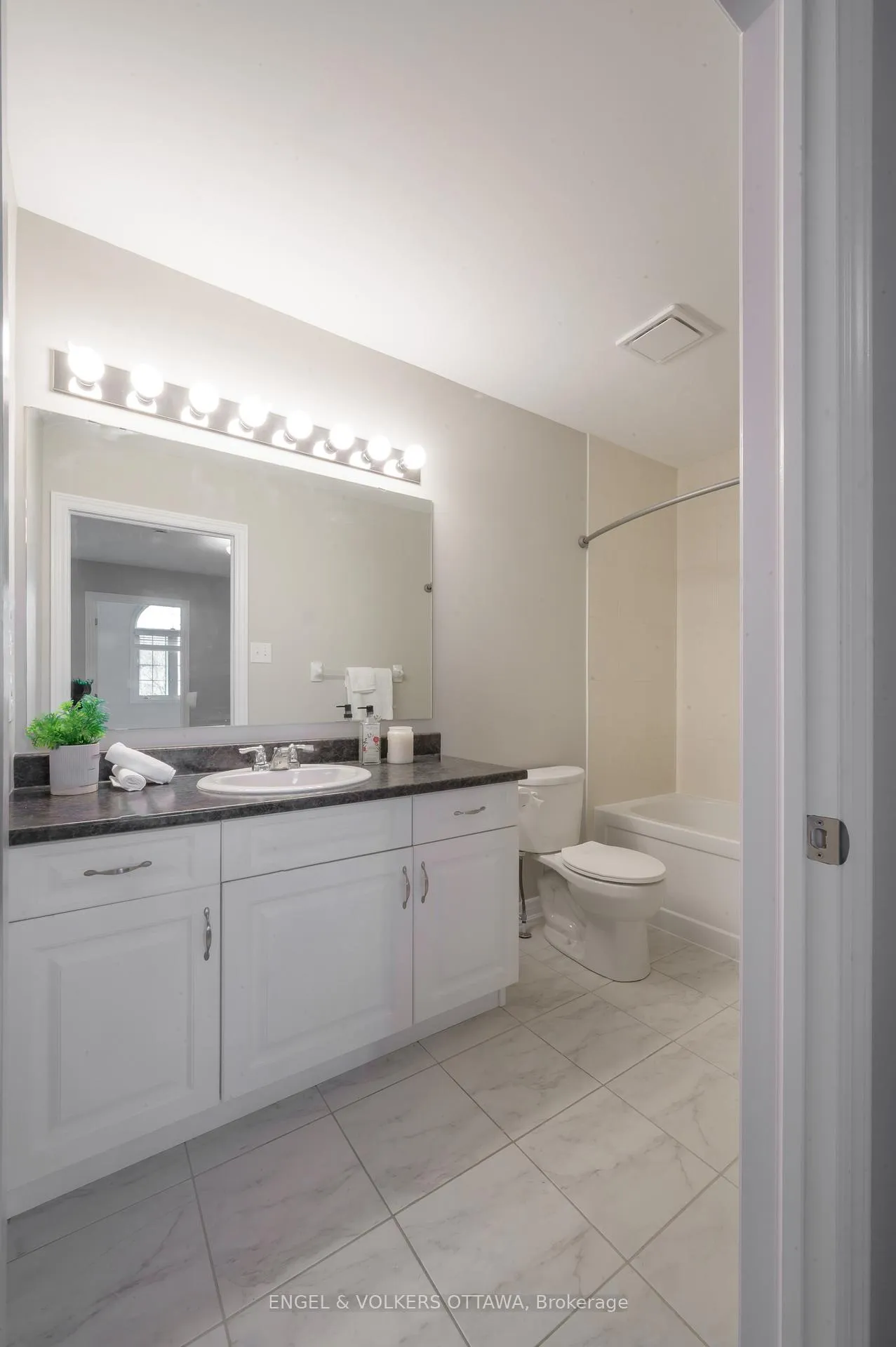 Photo 27 of 106 Forest Water Way, Ottawa, Barrhaven - Half Moon Bay — HOMEH