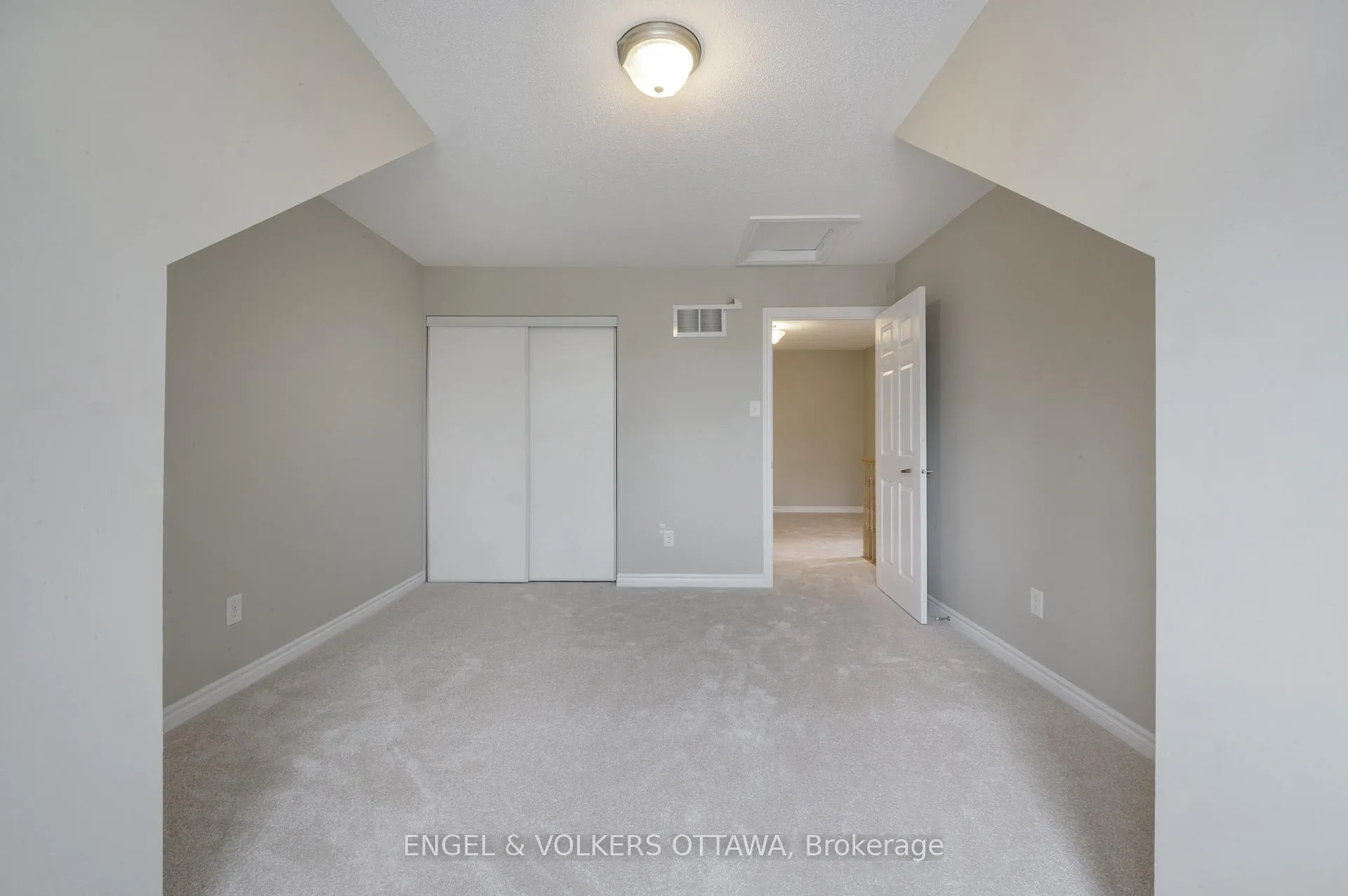 Photo 30 of 106 Forest Water Way, Ottawa, Barrhaven - Half Moon Bay — HOMEH