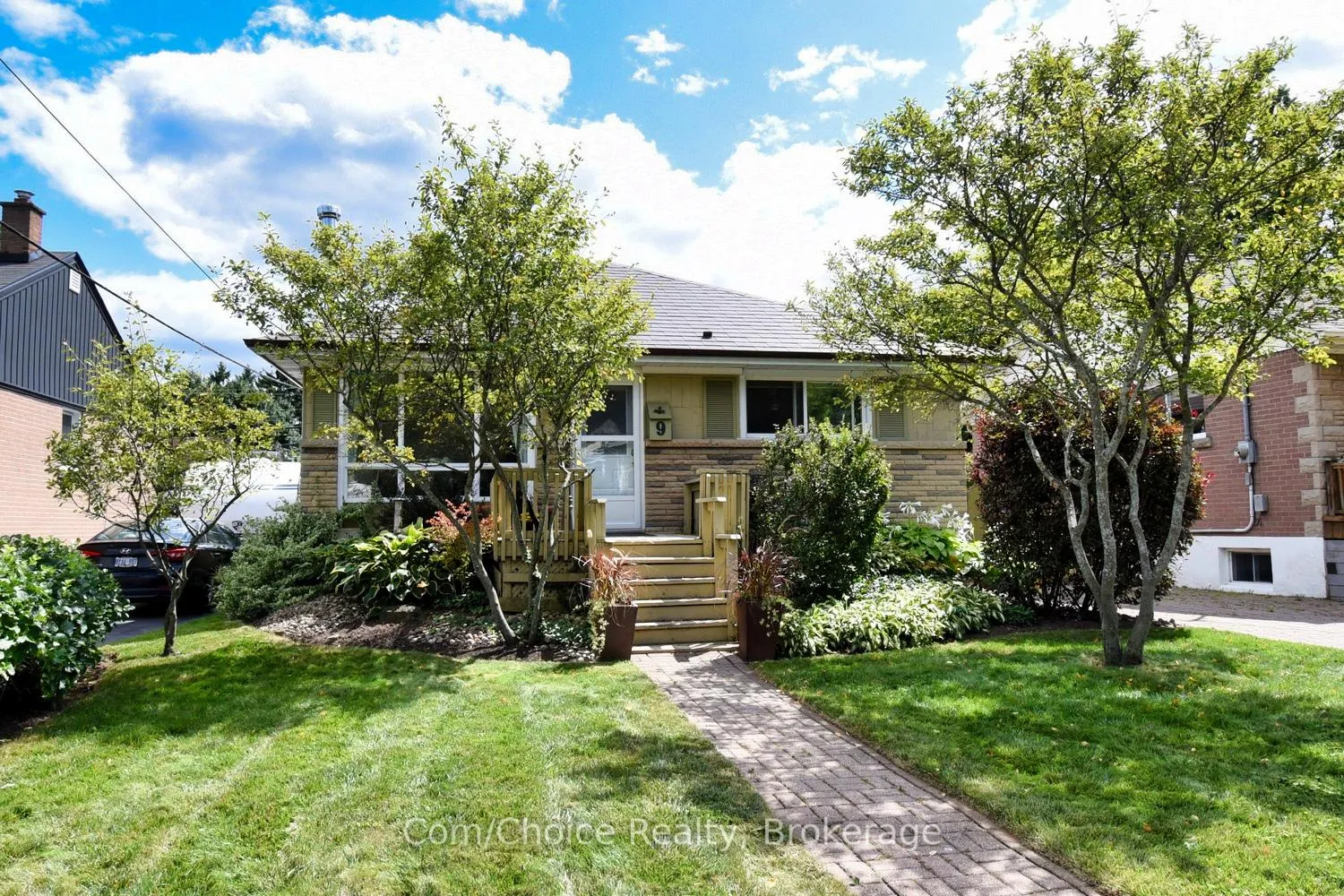 Photo 1 of 9 Marion Crescent, Hamilton, Dundas — HOMEH