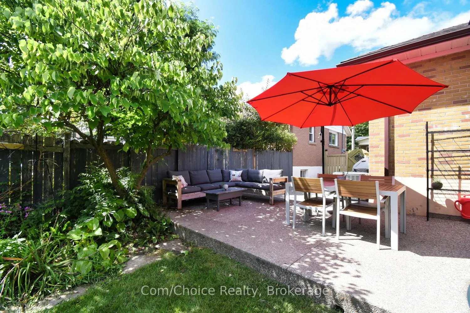 Photo 4 of 9 Marion Crescent, Hamilton, Dundas — HOMEH