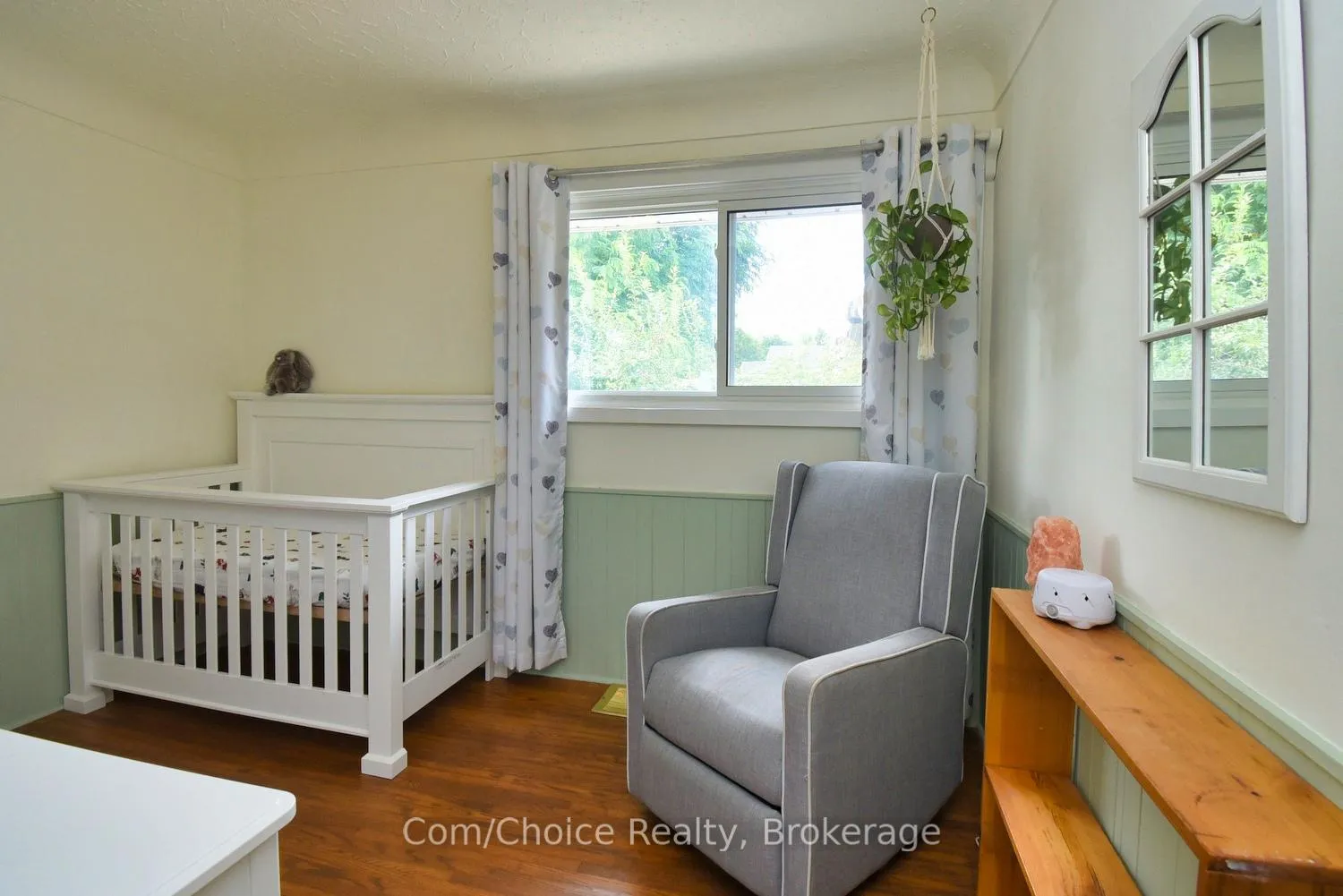 Photo 14 of 9 Marion Crescent, Hamilton, Dundas — HOMEH