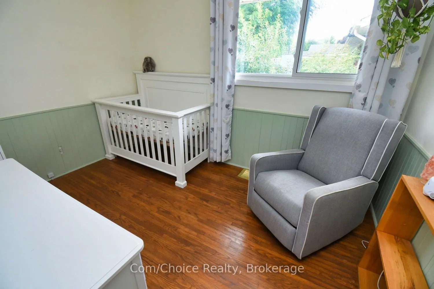 Photo 15 of 9 Marion Crescent, Hamilton, Dundas — HOMEH
