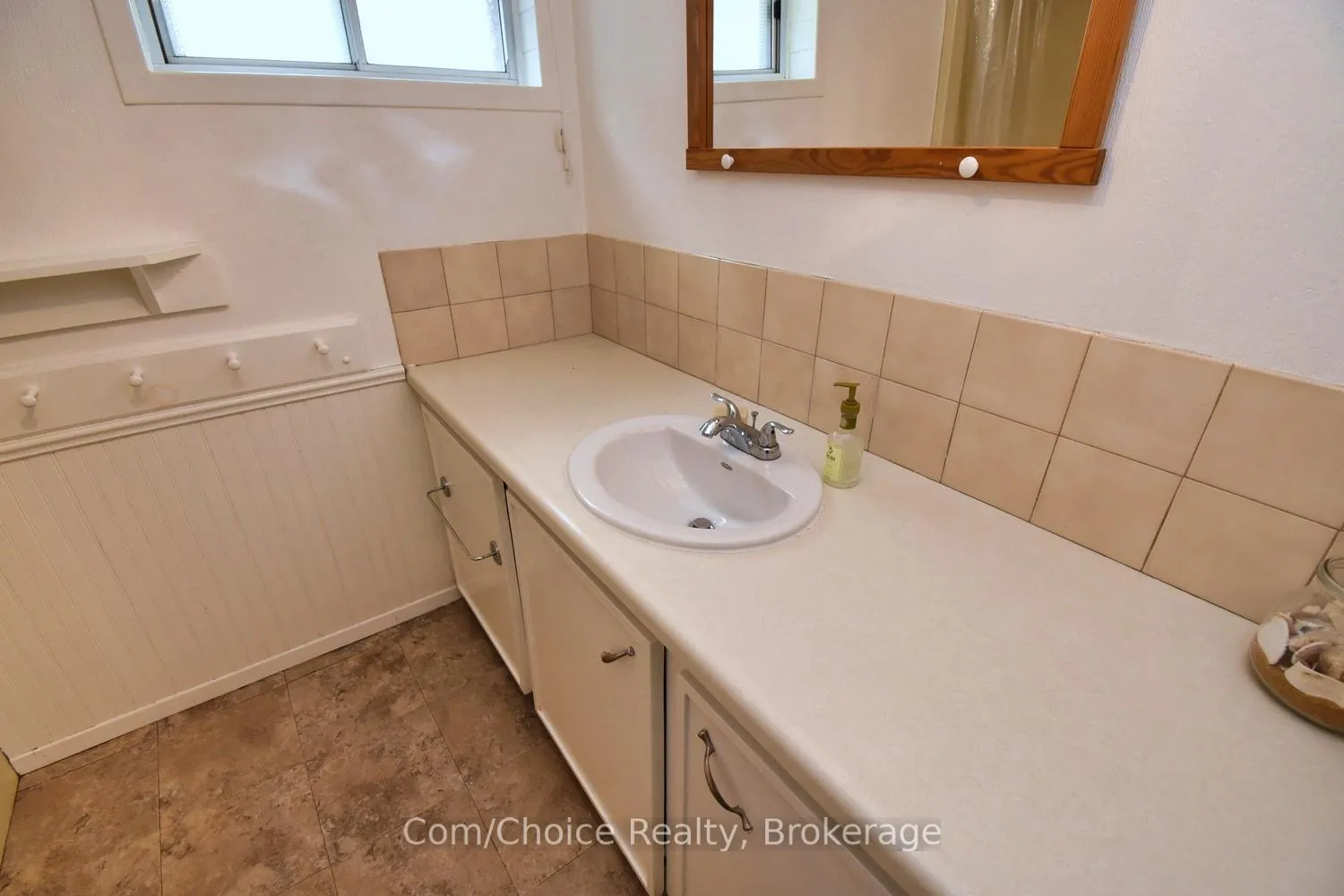 Photo 22 of 9 Marion Crescent, Hamilton, Dundas — HOMEH