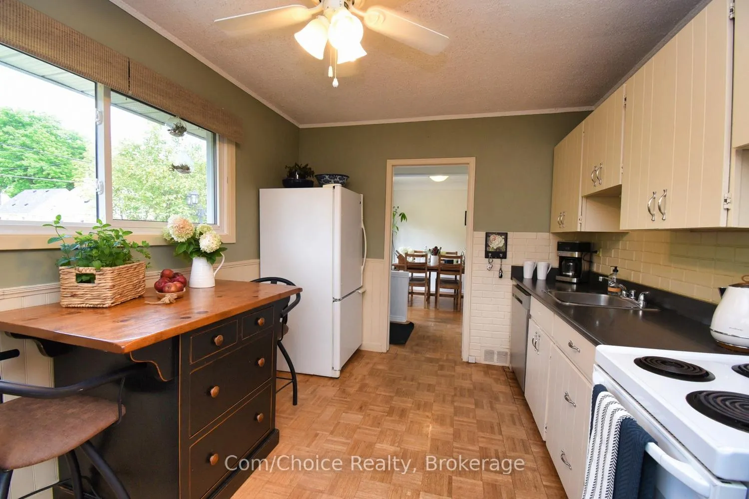 Photo 37 of 9 Marion Crescent, Hamilton, Dundas — HOMEH