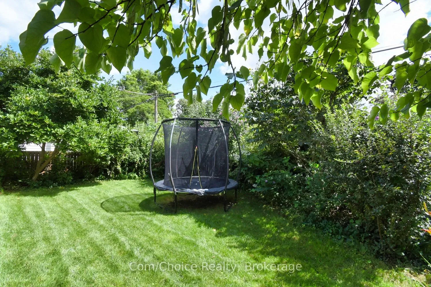 Photo 46 of 9 Marion Crescent, Hamilton, Dundas — HOMEH
