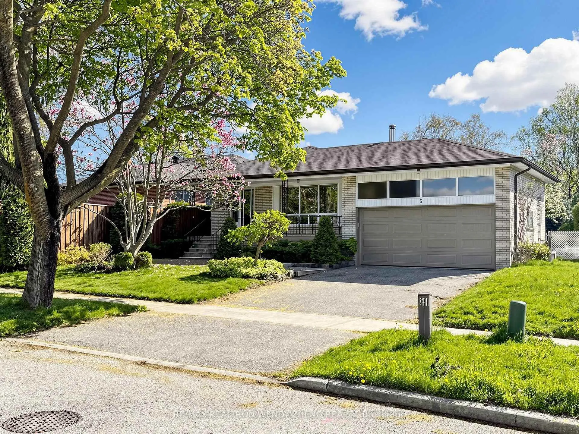 Photo 3 of Unit Main, 3 James Speight Road, Markham, Sherwood-Amberglen — HOMEH