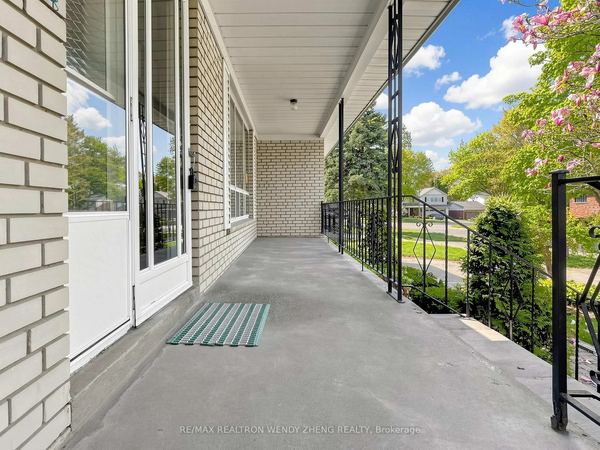 Photo 4 of Unit Main, 3 James Speight Road, Markham, Sherwood-Amberglen — HOMEH