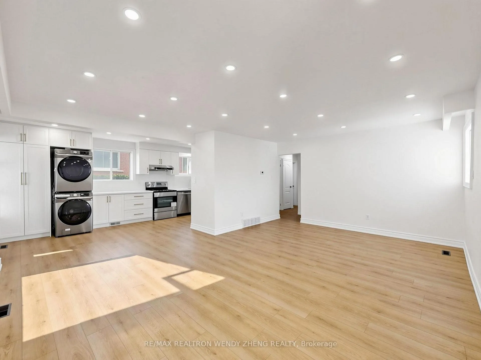 Photo 11 of Unit Main, 3 James Speight Road, Markham, Sherwood-Amberglen — HOMEH