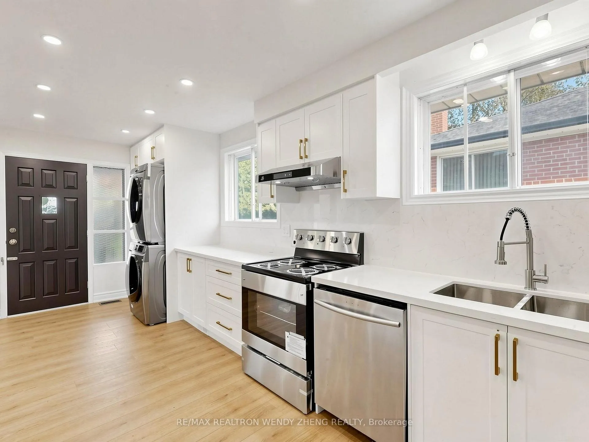 Photo 13 of Unit Main, 3 James Speight Road, Markham, Sherwood-Amberglen — HOMEH
