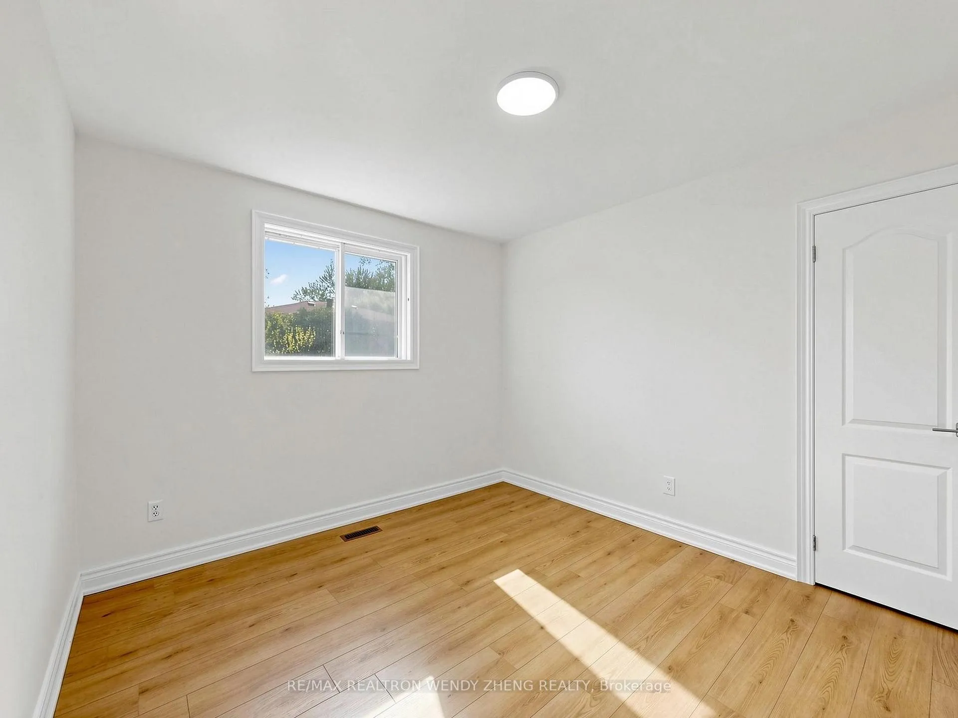 Photo 23 of Unit Main, 3 James Speight Road, Markham, Sherwood-Amberglen — HOMEH