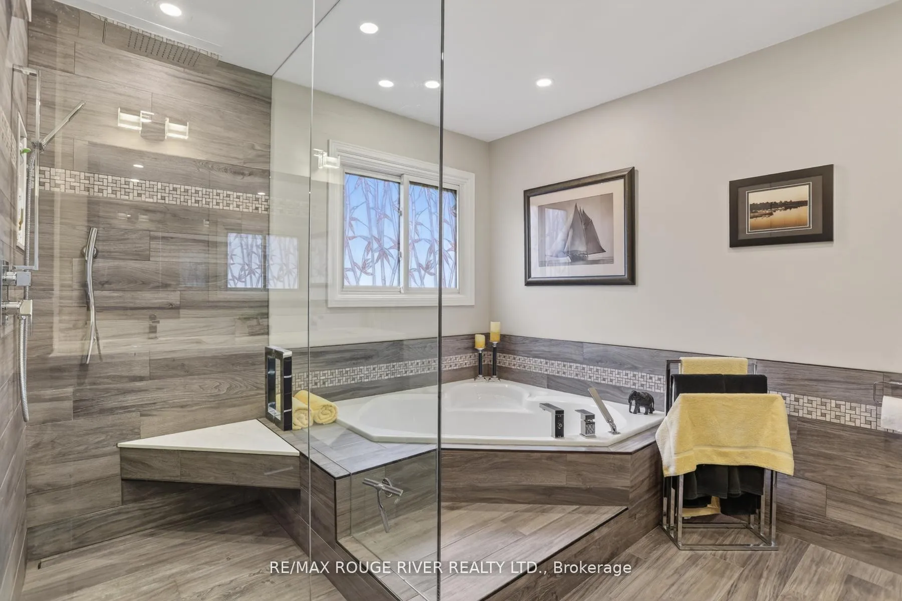 Photo 26 of 84 Silverbirch Place, Whitby, Pringle Creek — HOMEH