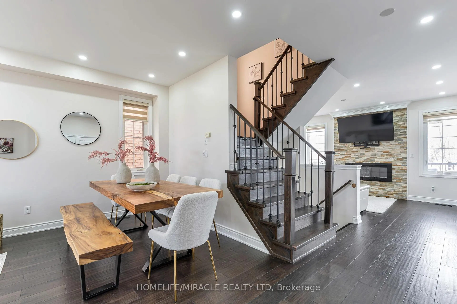 Photo 7 of 2343 Falling Green Drive, Oakville, Westmount — HOMEH