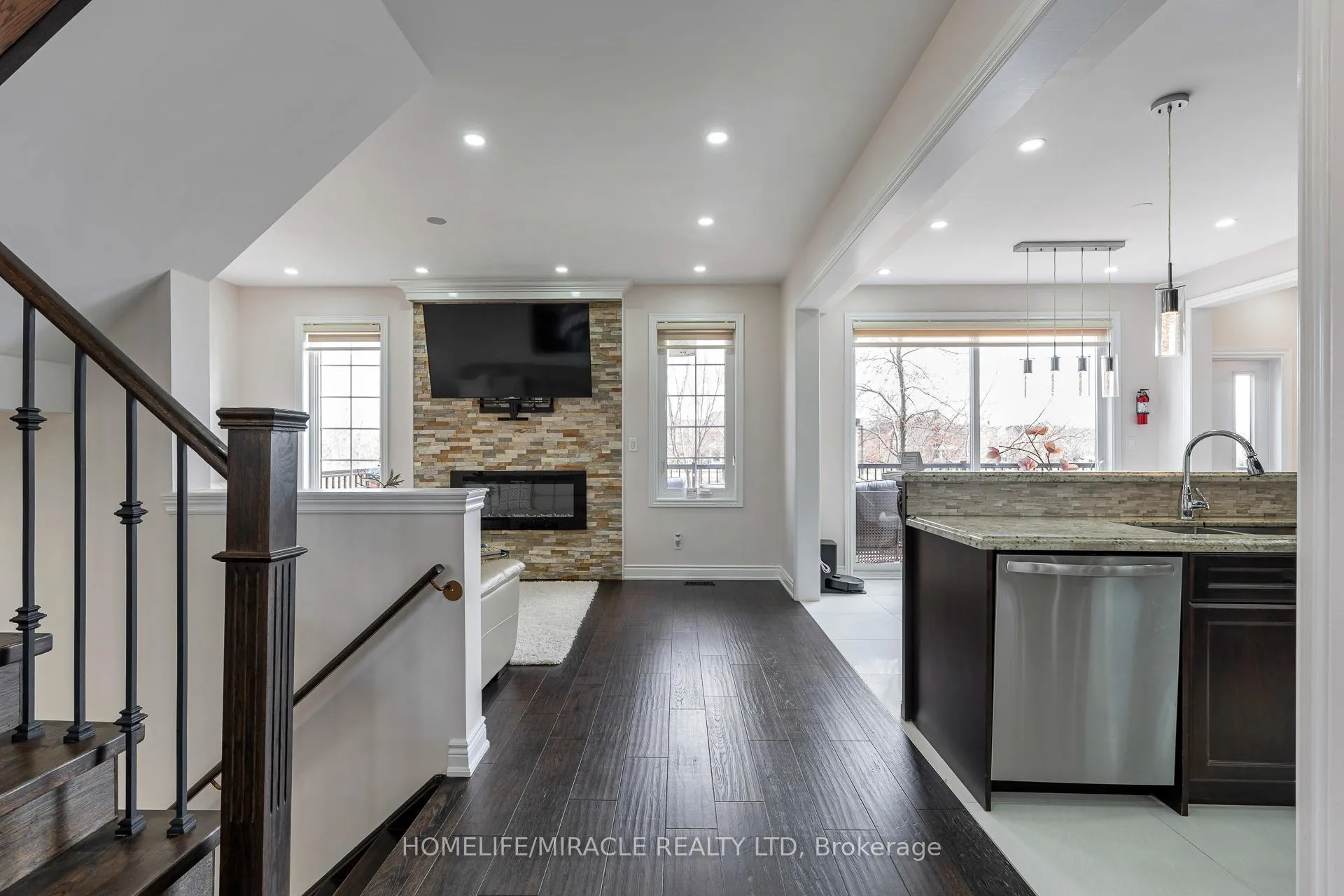 Photo 8 of 2343 Falling Green Drive, Oakville, Westmount — HOMEH