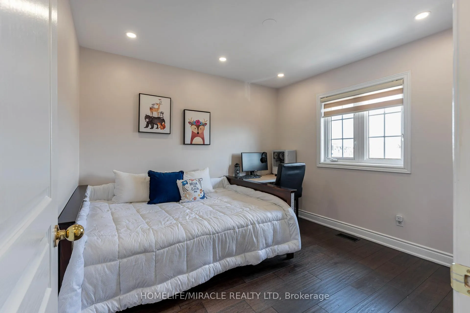 Photo 23 of 2343 Falling Green Drive, Oakville, Westmount — HOMEH