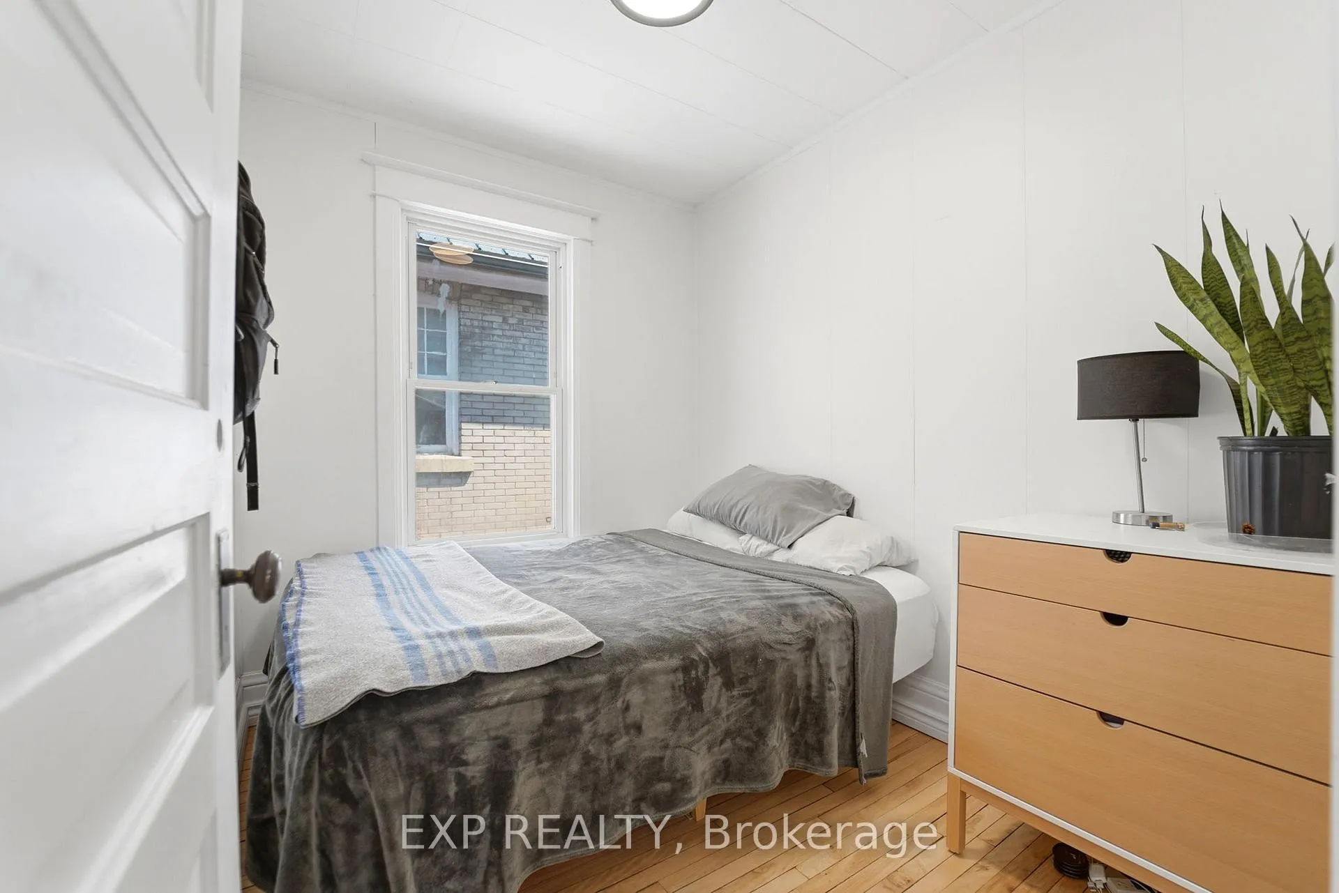 Photo 23 of 15 Avenue Place, Welland, Welland Downtown — HOMEH