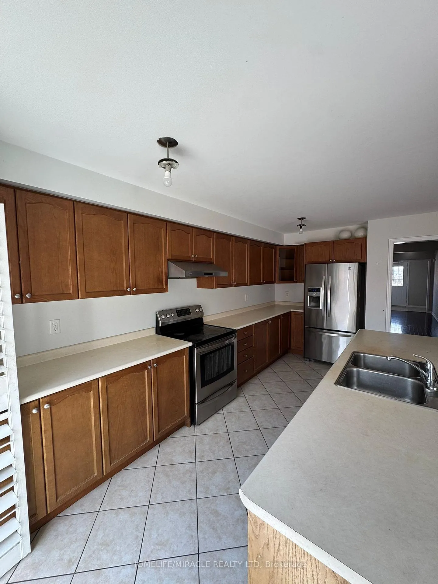 Photo 5 of 95 Sleightholme Crescent, Brampton, Bram East — HOMEH